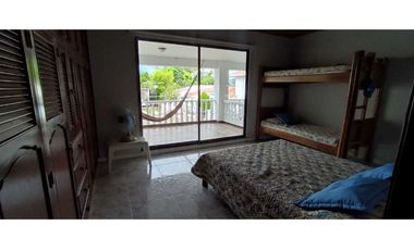 Casa Con Piscina Privada En Conjunto Urbano En La Mesa Cundi