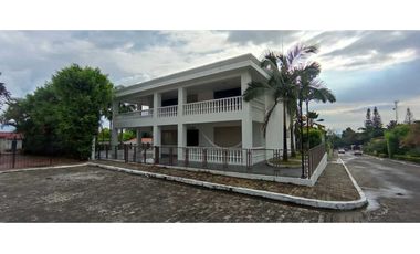 Casa Con Piscina Privada En Conjunto Urbano En La Mesa Cundi