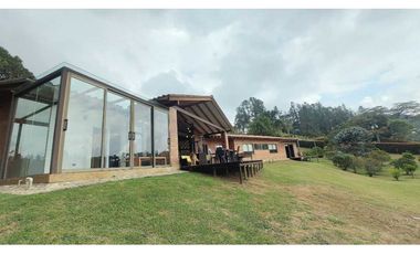 Vendo espectacular Casa Campestre Alto del Escobero