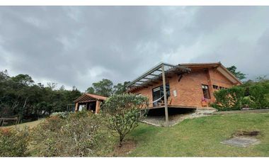 Vendo espectacular Casa Campestre Alto del Escobero