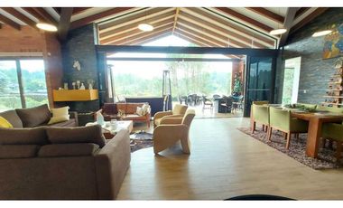 Vendo espectacular Casa Campestre Alto del Escobero