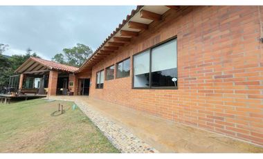 Vendo espectacular Casa Campestre Alto del Escobero