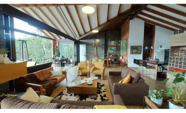 Vendo espectacular Casa Campestre Alto del Escobero