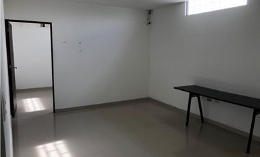 SE ARRIENDA OFICINA