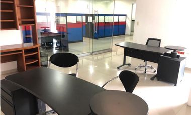 SE ARRIENDA OFICINA