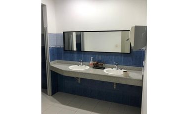 SE ARRIENDA OFICINA