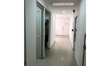 SE ARRIENDA OFICINA