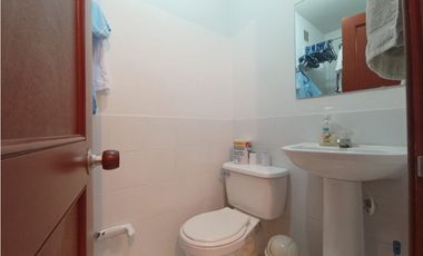 SE ALQUILA APARTAMENTO AMOBLADO EN CR LAGOS DEL POLO 2