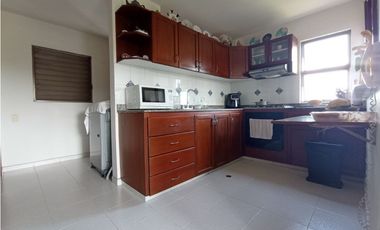 SE ALQUILA APARTAMENTO AMOBLADO EN CR LAGOS DEL POLO 2