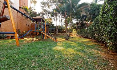 SE ALQUILA APARTAMENTO AMOBLADO EN CR LAGOS DEL POLO 2