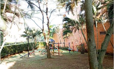 SE ALQUILA APARTAMENTO AMOBLADO EN CR LAGOS DEL POLO 2