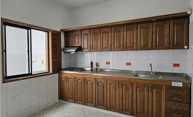 ARRIENDO CASA EN MEDELLIN LAURELES