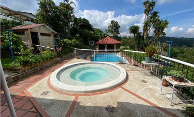 Casa Quinta campestre en venta en condominio ubicada en Sasaima