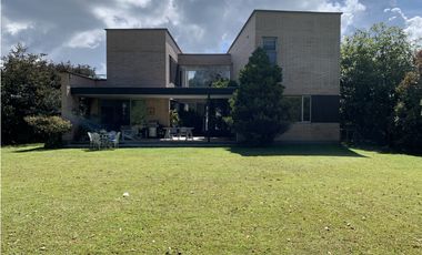 VENTA DE CASA EN EL ALTO DE LAS PALMAS