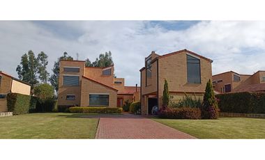 OFREZCO VENTA CASA CAMPESTRE EN CAJIC (PA)