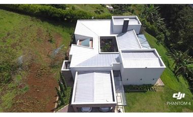 VENDO  LUJOSA CASA CAMPESTRE VARIANTE CALDAS