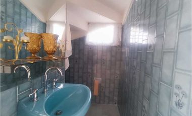 Venta casa en Chapinero con apartaestudio