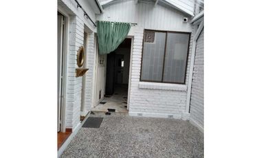 Venta casa en Chapinero con apartaestudio