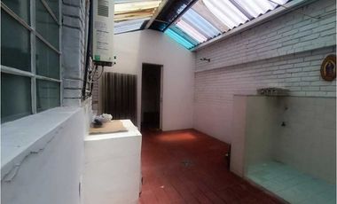 Venta casa en Chapinero con apartaestudio