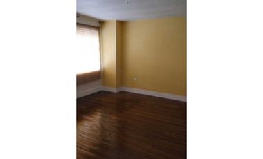 Venta casa en Chapinero con apartaestudio