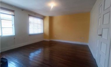 Venta casa en Chapinero con apartaestudio