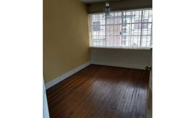 Venta casa en Chapinero con apartaestudio