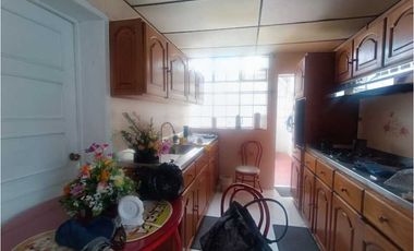 Venta casa en Chapinero con apartaestudio