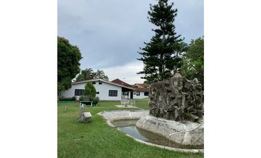 Hermosa finca de 3.600m2 con piscina en venta Rozo Valle Colombia
