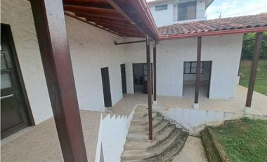 En Venta Casa Campestre en La Mesa Conjunto Cerrado