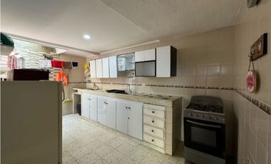 Casa tipo hostal en rodadero sur límite con gaira