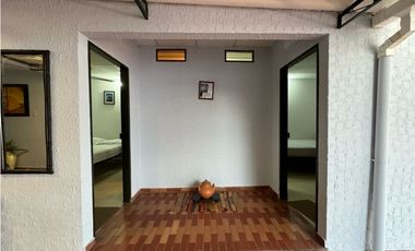 Casa tipo hostal en rodadero sur límite con gaira