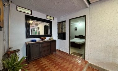 Casa tipo hostal en rodadero sur límite con gaira