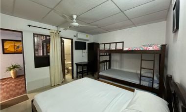 Casa tipo hostal en rodadero sur límite con gaira