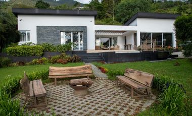 Casa en venta en Envigado sector El Escobero