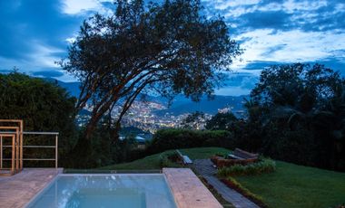Casa en venta en Envigado sector El Escobero