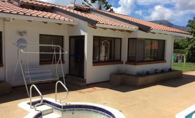 CASA CAMPESTRE EN VENTA - CHINAUTA