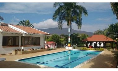 CASA CAMPESTRE EN VENTA - CHINAUTA