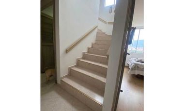 Se Vende Penthouse Dúplex los Colores