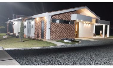 Casa campestre de 1.550m2 en condominio en venta La Buitrera Palmira