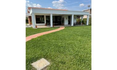 Casa campestre de 1.550m2 en condominio en venta La Buitrera Palmira