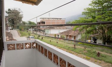 Casa en venta con dos pisos independientes en Cisneros Antioquia