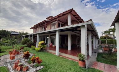 Casa campestre en venta La Buitrera Condominio La Acuarela Palmira