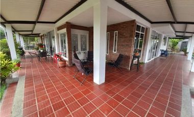 Casa campestre en venta La Buitrera Condominio La Acuarela Palmira