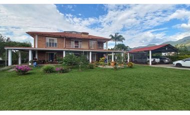 Casa campestre en venta La Buitrera Condominio La Acuarela Palmira