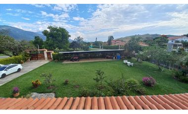 Casa campestre en venta La Buitrera Condominio La Acuarela Palmira