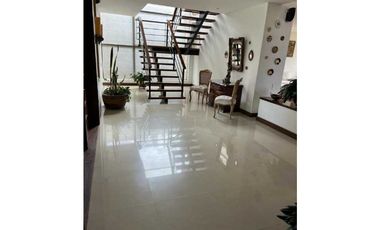OPORTUNIDAD VENDO EXCLUSIVA CASA EN KALAMARY CLUB HOUSE CHIA