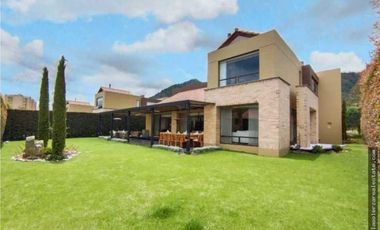 OPORTUNIDAD VENDO EXCLUSIVA CASA EN KALAMARY CLUB HOUSE CHIA