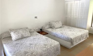 VENDO ESPECTACULAR CASA EN PEÑALISA -CADIZ REMODELADA ESQUINERA