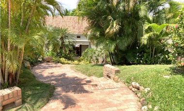 VENDO ESPECTACULAR CASA EN PEÑALISA -CADIZ REMODELADA ESQUINERA