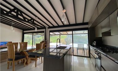 CASA FINCA EN VENTA, CRISTO REY, EL CARMEN
